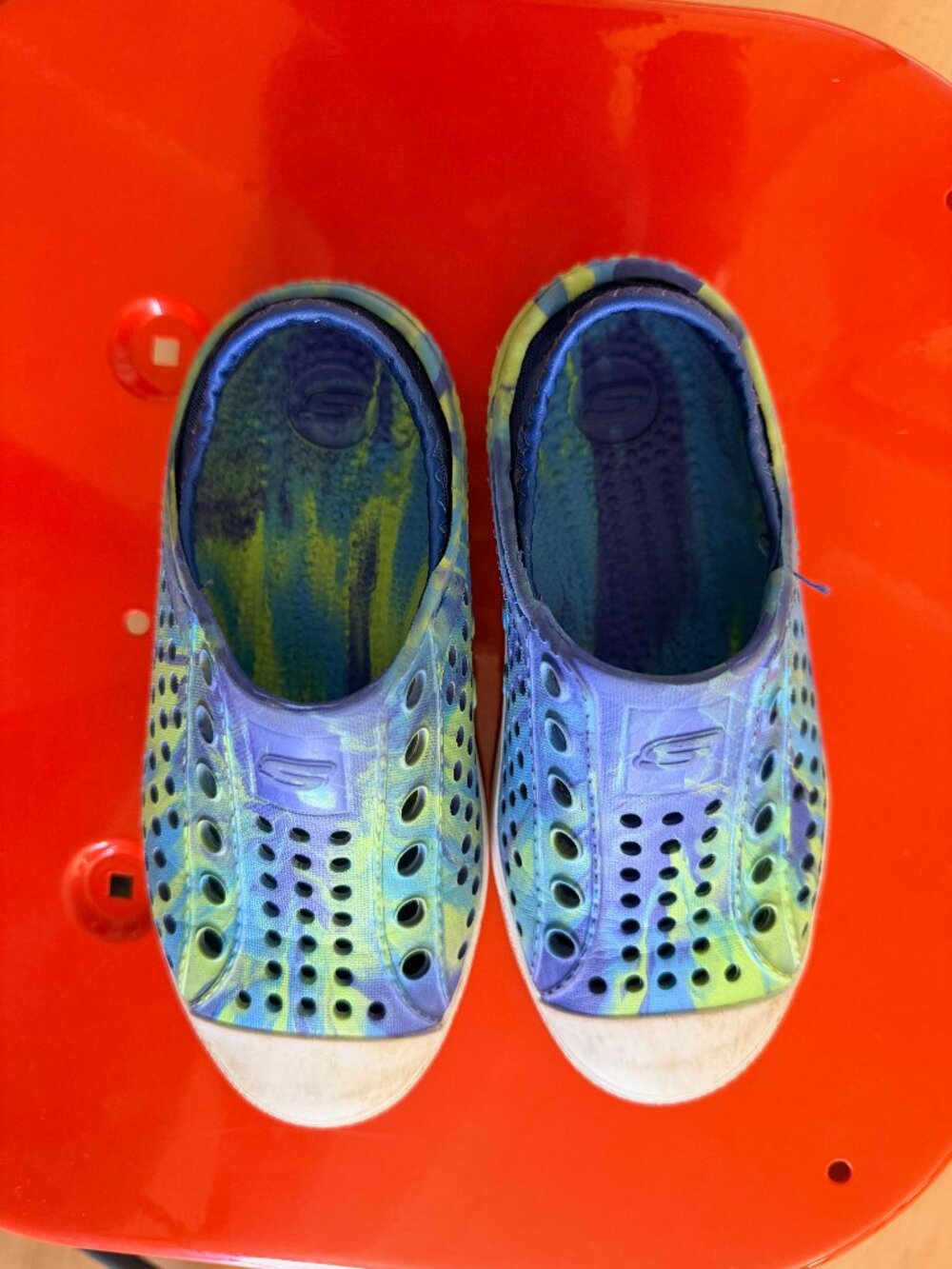 Skechers foamies blue/green tie-dye size 11